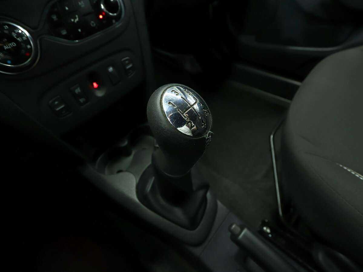 Купить Renault Sandero с пробегом. Фото: #17