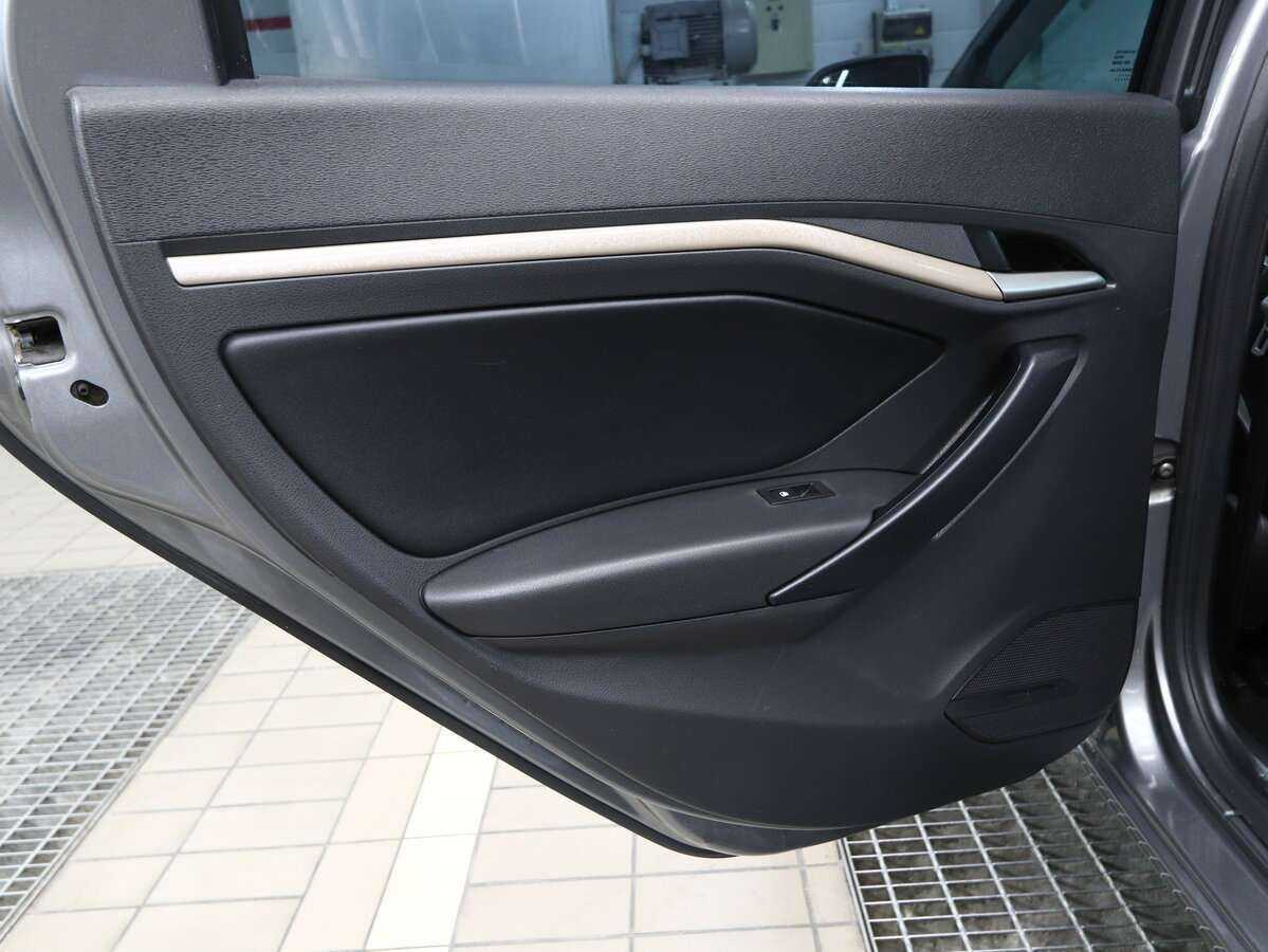 Купить Lada (ВАЗ) Vesta с пробегом. Фото: #11