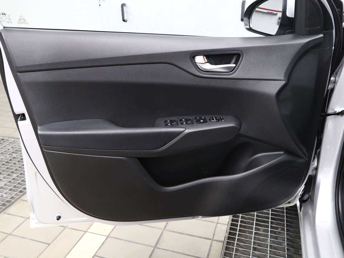 Купить Hyundai Solaris с пробегом. Фото: #11