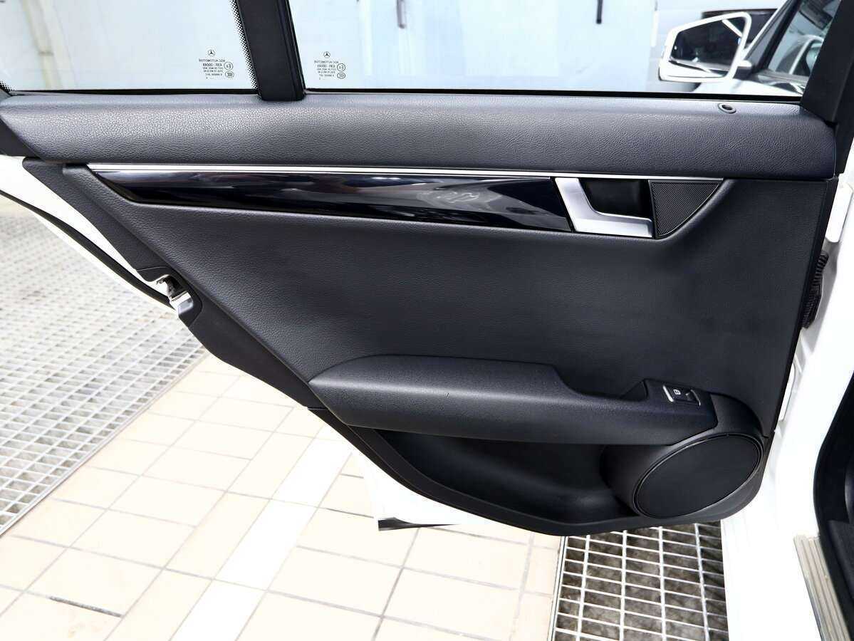 Купить Mercedes-Benz C-Класс с пробегом. Фото: #10