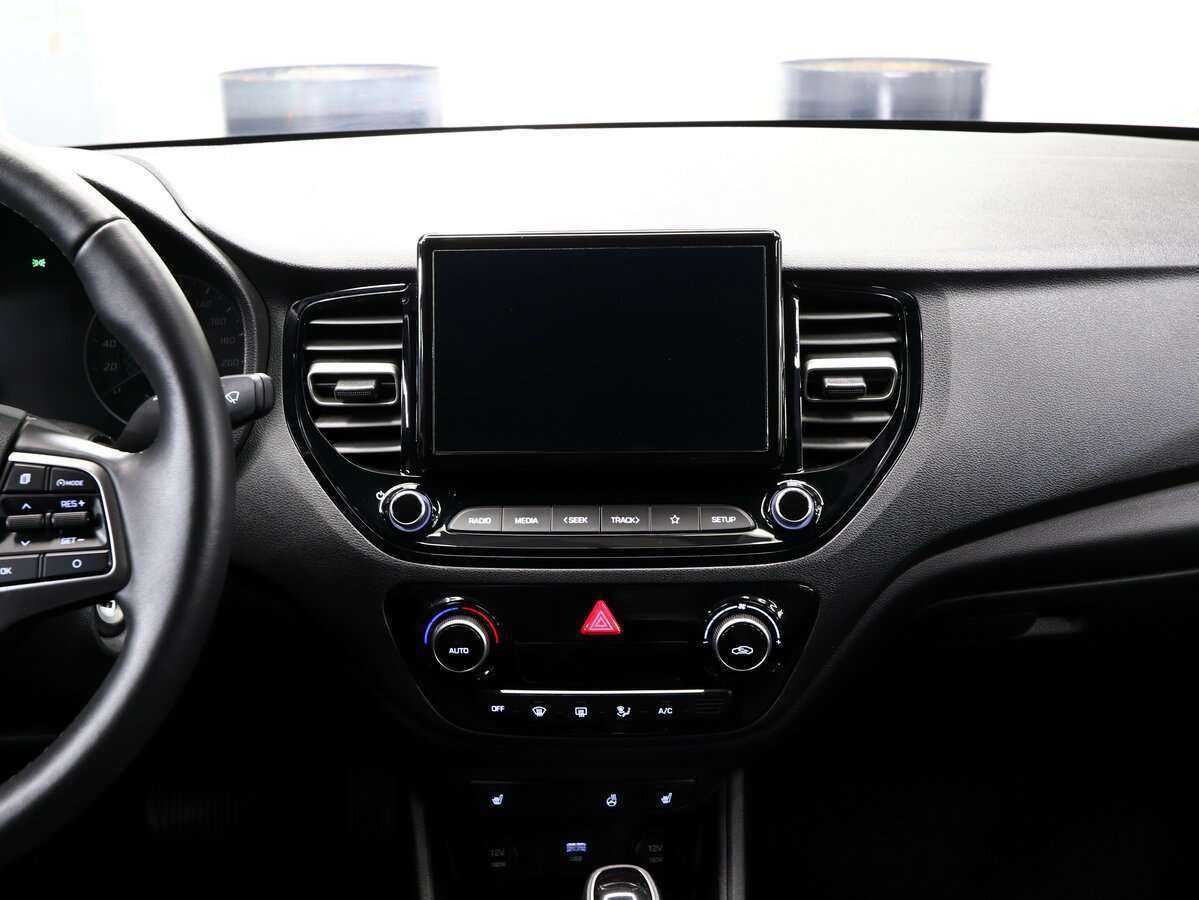 Купить Hyundai Solaris с пробегом. Фото: #16