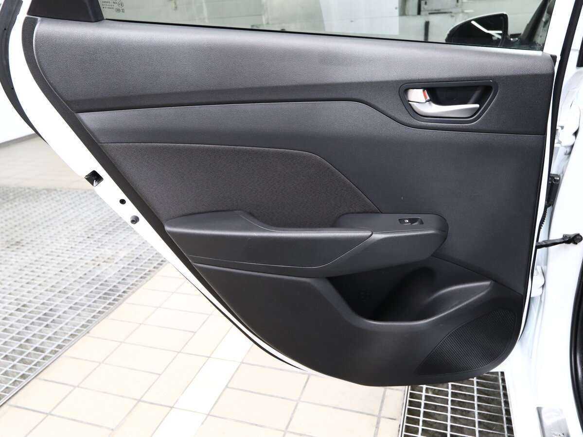 Купить Hyundai Solaris с пробегом. Фото: #11