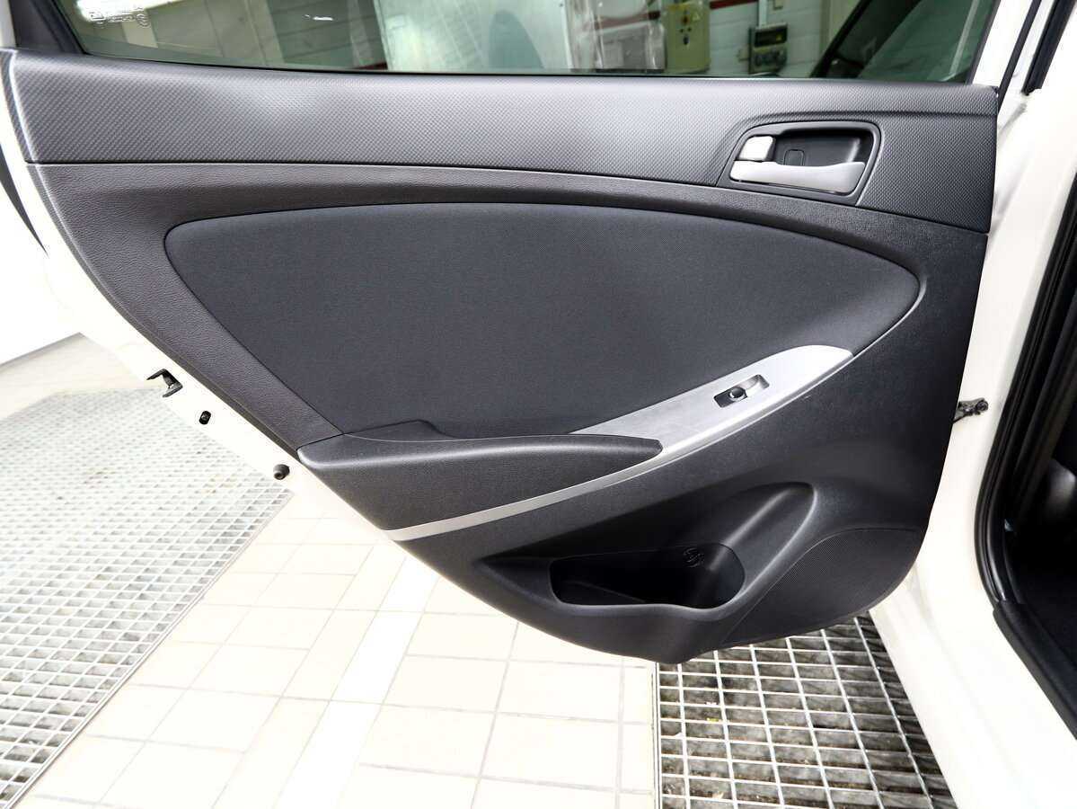 Купить Hyundai Solaris с пробегом. Фото: #13