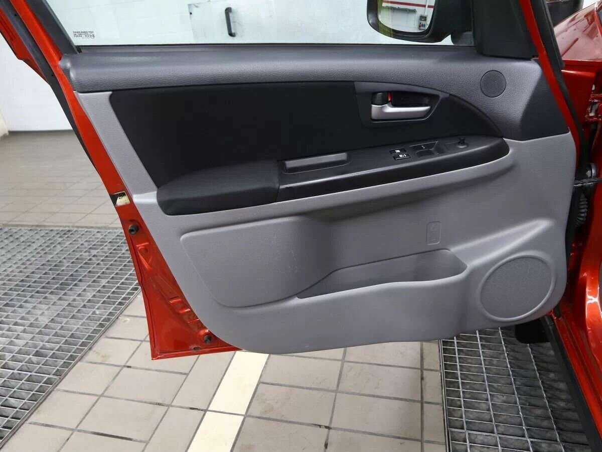 Купить Suzuki SX4 с пробегом. Фото: #16