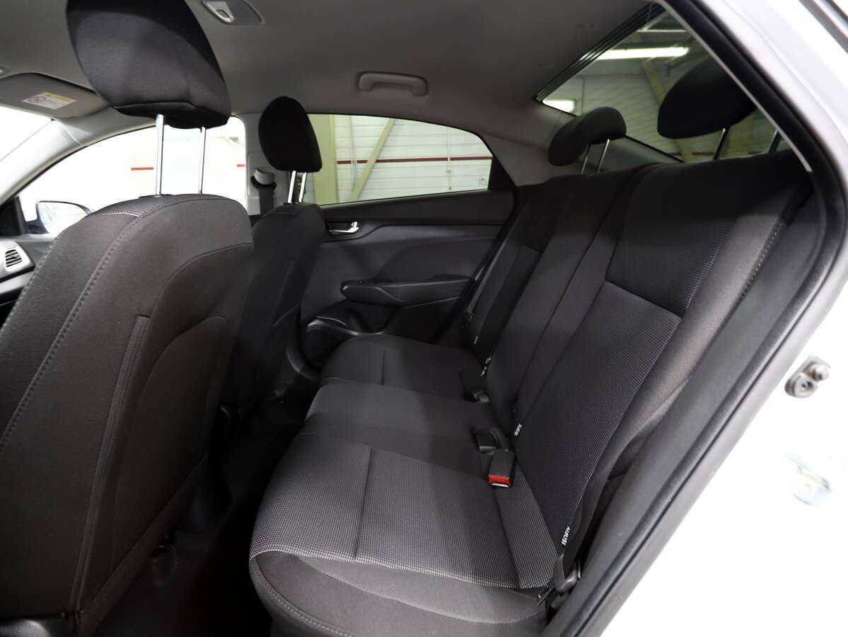 Купить Hyundai Solaris с пробегом. Фото: #18