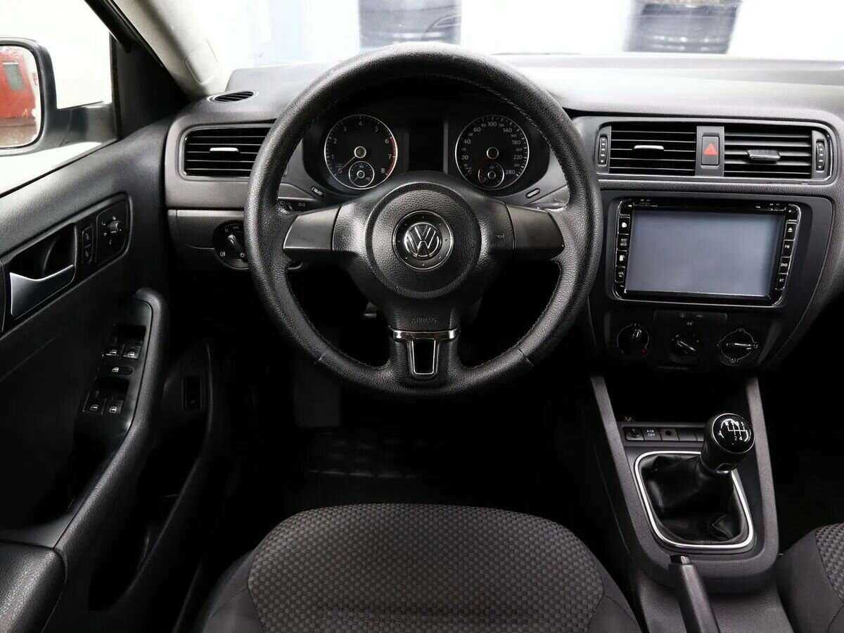 Купить Volkswagen Jetta с пробегом. Фото: #9