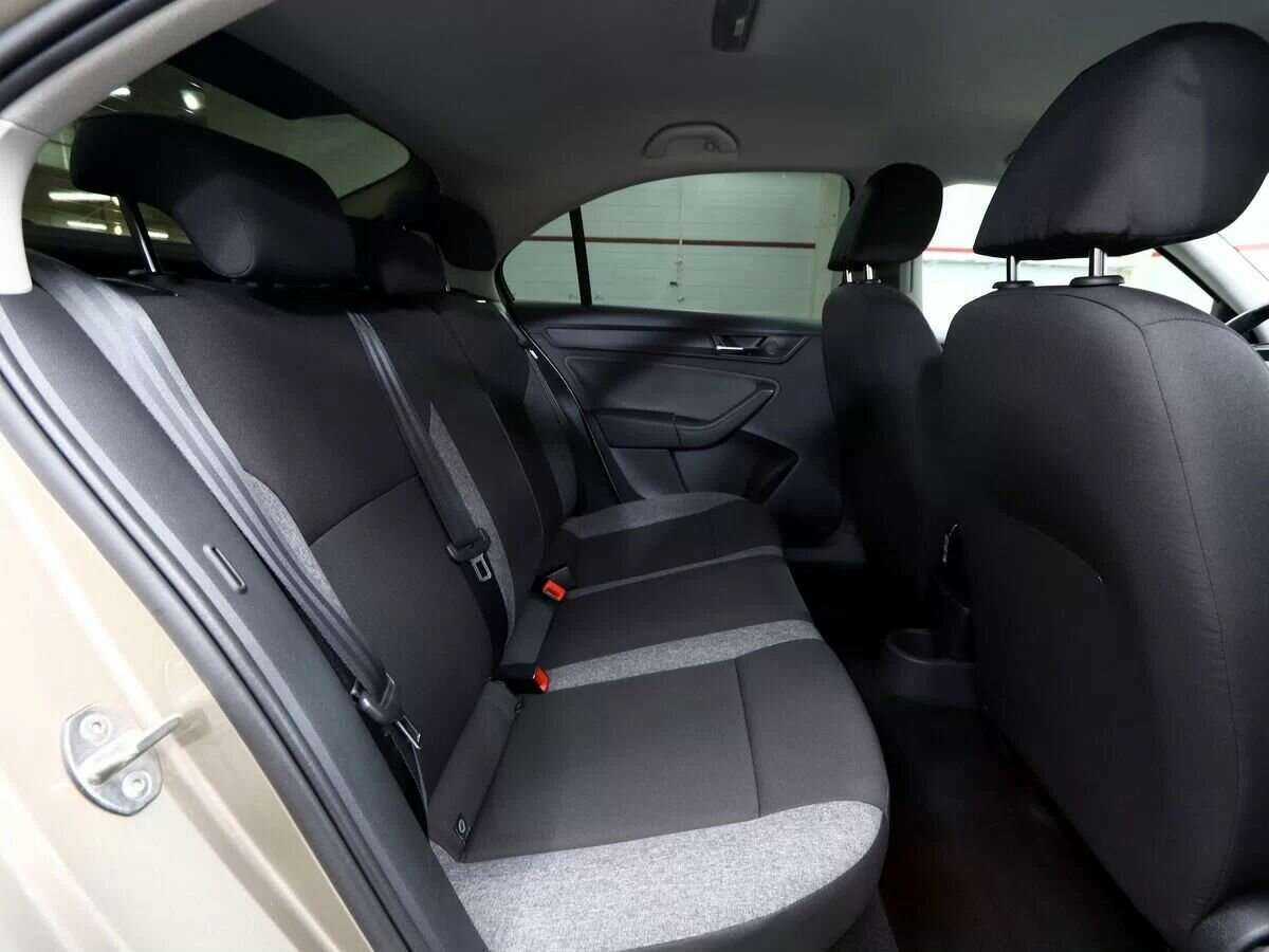 Купить Skoda Rapid с пробегом. Фото: #19