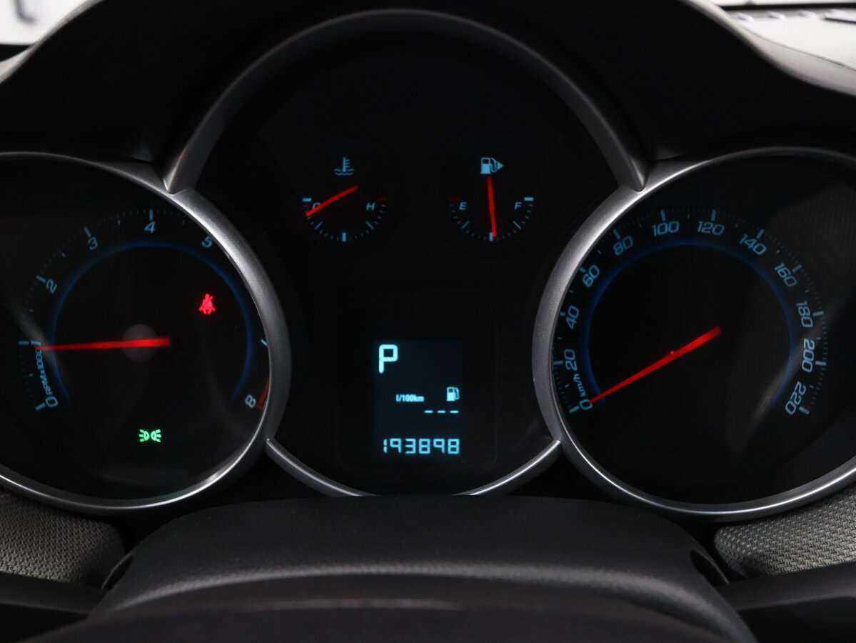 Купить Chevrolet Cruze с пробегом. Фото: #16