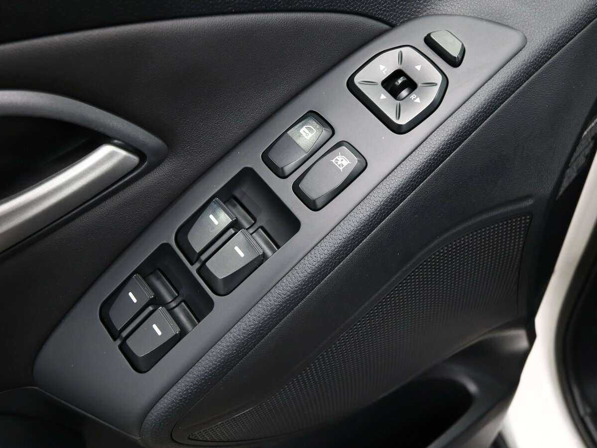 Купить Hyundai ix35 с пробегом. Фото: #7