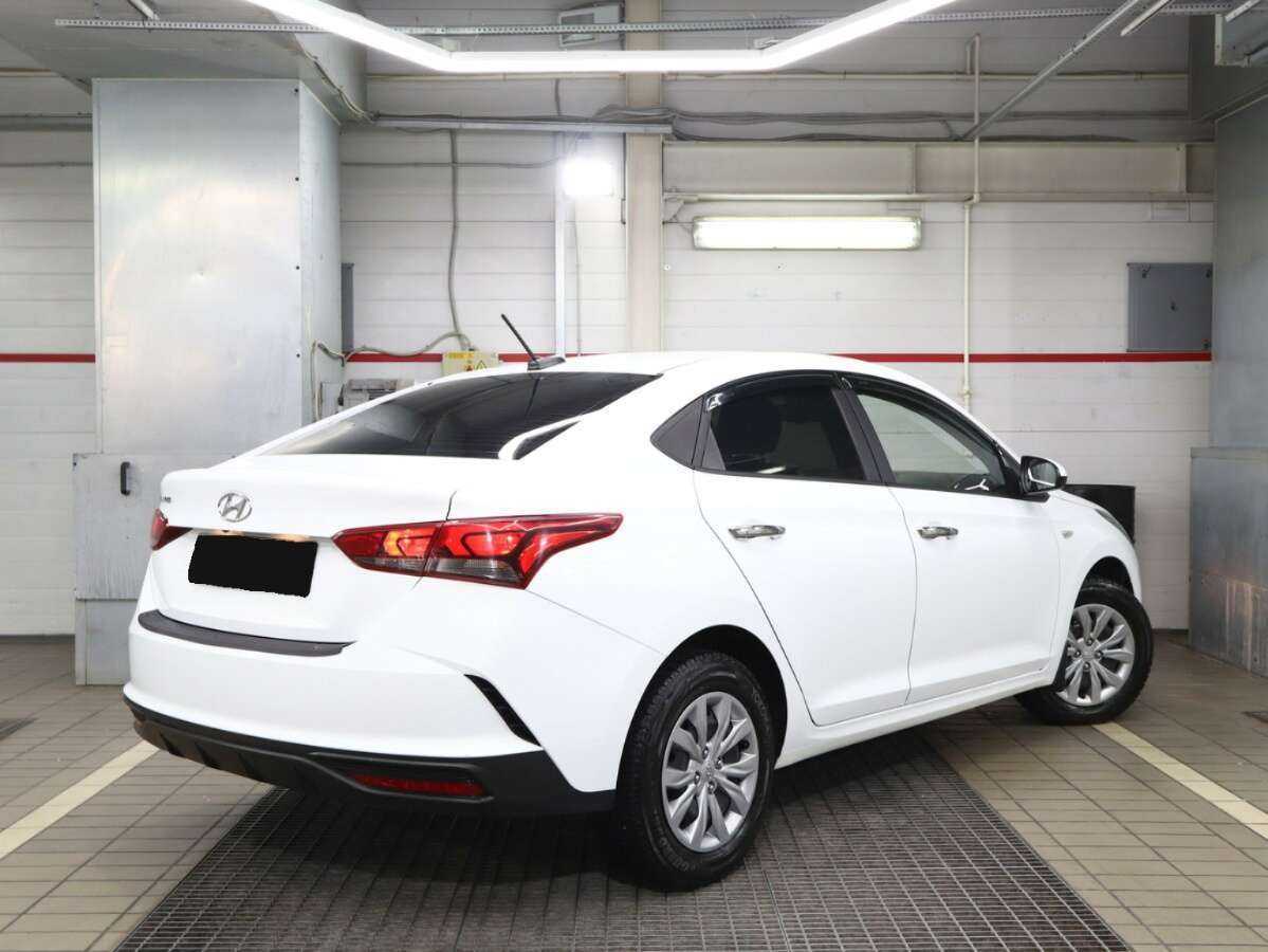 Купить Hyundai Solaris с пробегом. Фото: #1