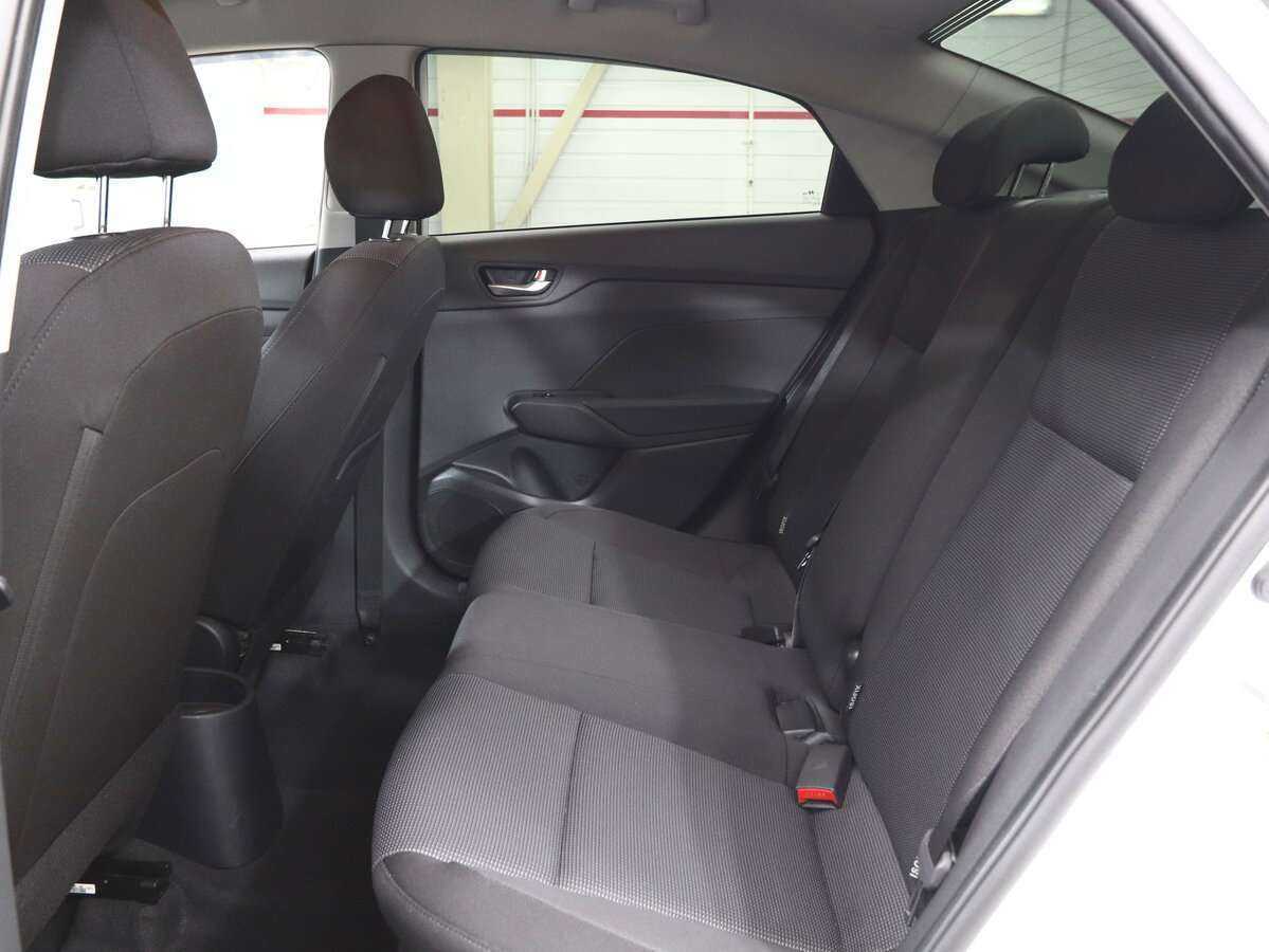 Купить Hyundai Solaris с пробегом. Фото: #10