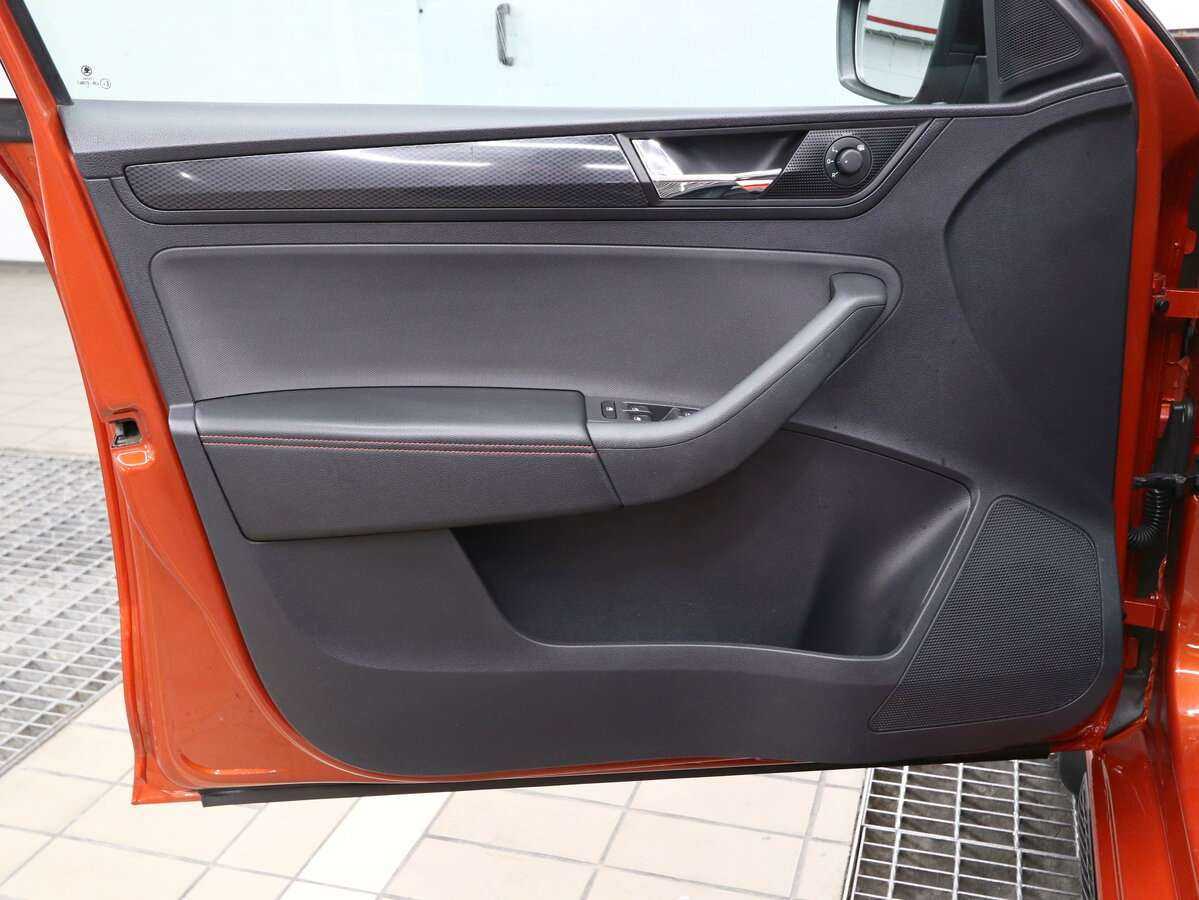 Купить Skoda Rapid с пробегом. Фото: #7