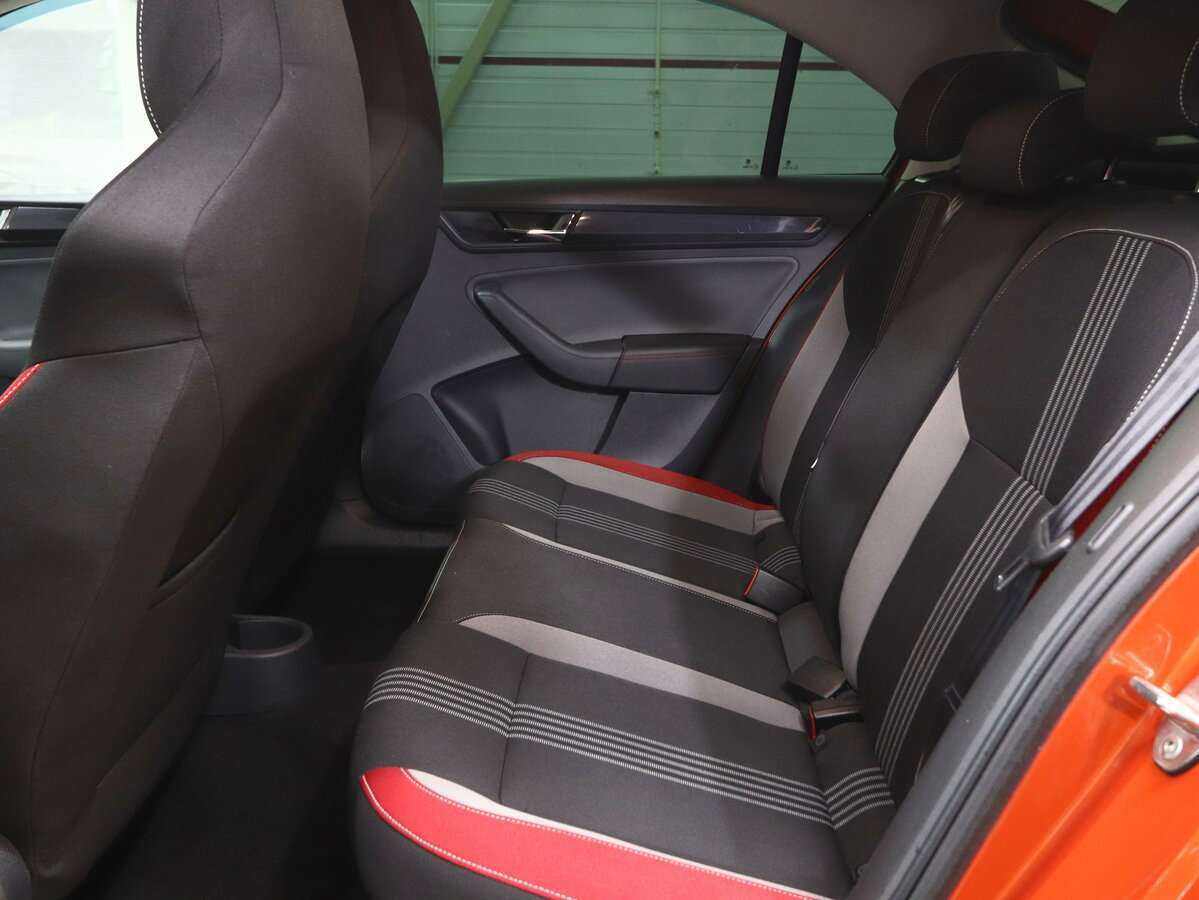 Купить Skoda Rapid с пробегом. Фото: #12