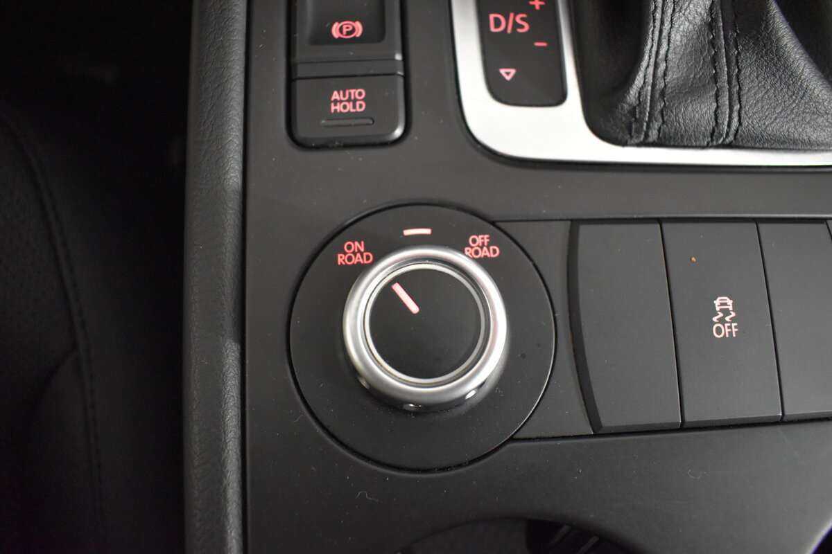 Купить Volkswagen Touareg с пробегом. Фото: #16