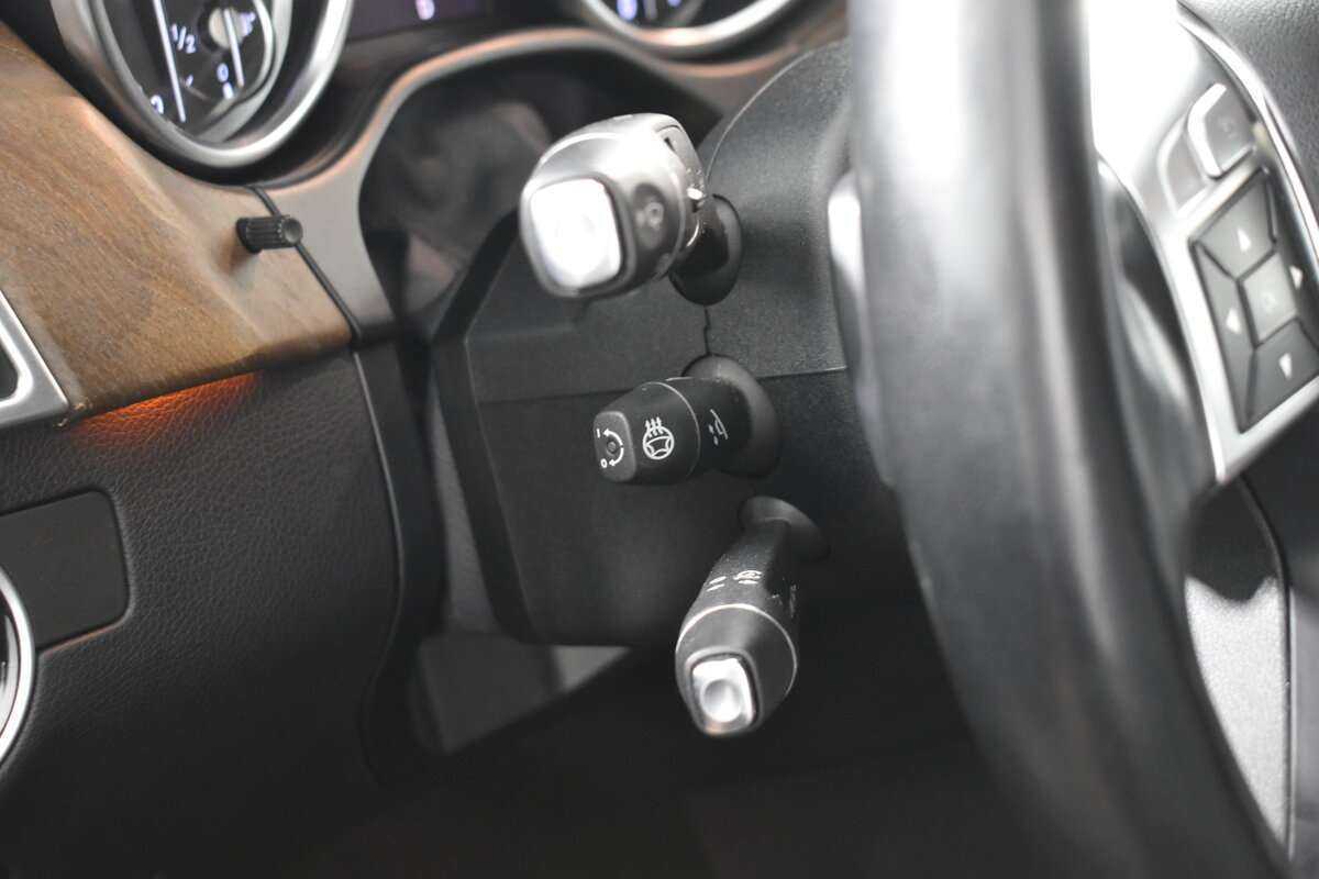 Купить Mercedes-Benz M-Класс с пробегом. Фото: #10