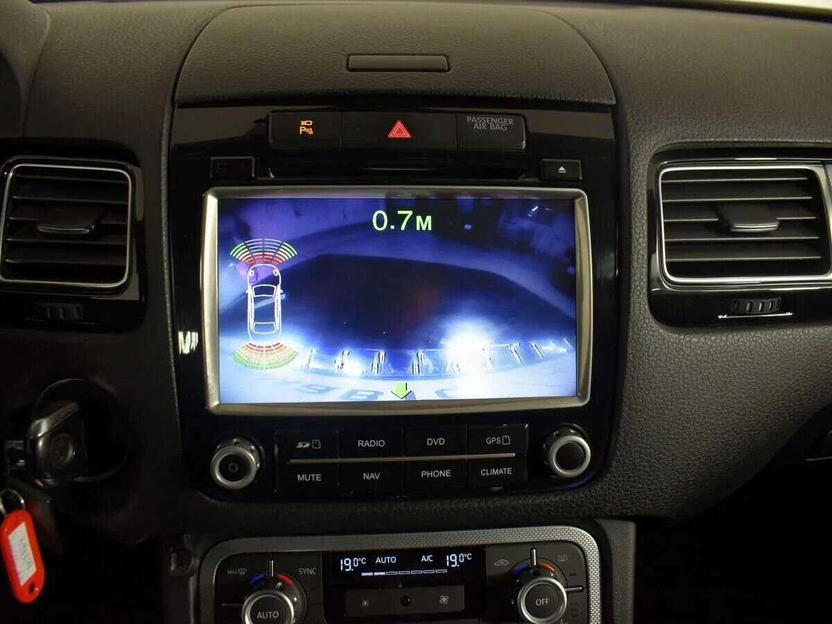 Купить Volkswagen Touareg с пробегом. Фото: #10