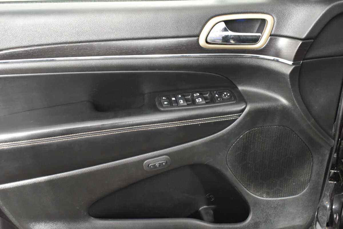 Купить Jeep Grand Cherokee с пробегом. Фото: #22