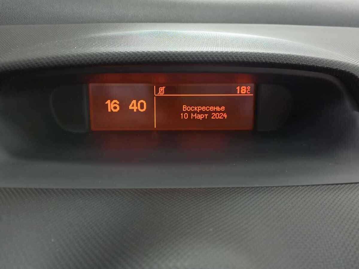 Купить Peugeot 408 с пробегом. Фото: #12