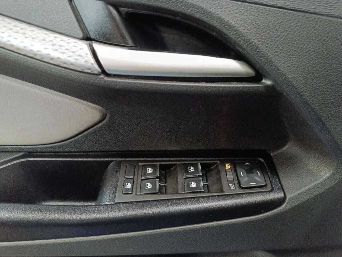 Купить Lada (ВАЗ) Vesta с пробегом. Фото: #17