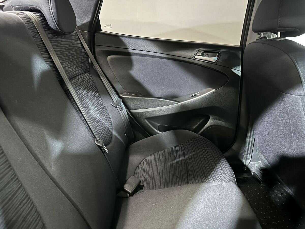 Купить Hyundai Solaris с пробегом. Фото: #10