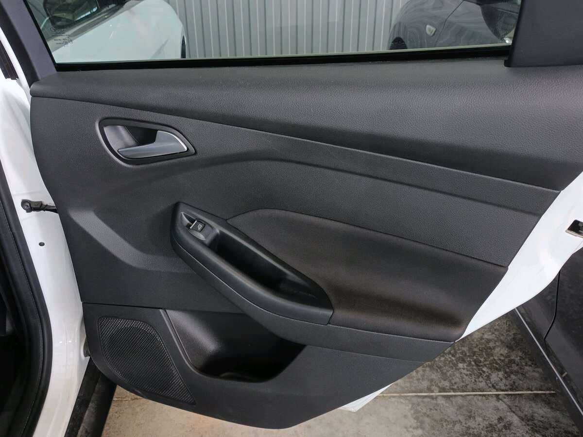 Купить Ford Focus с пробегом. Фото: #19