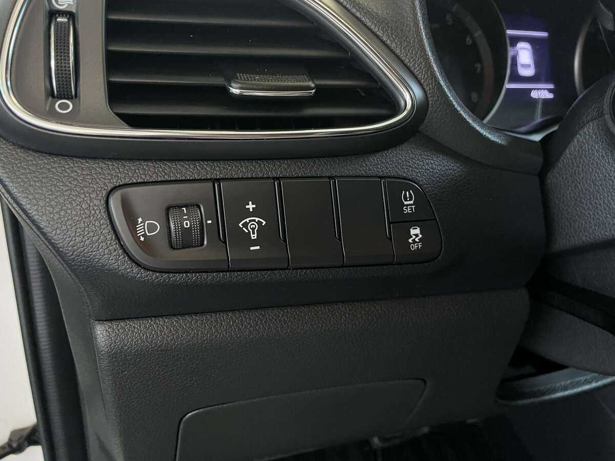 Купить Hyundai i30 с пробегом. Фото: #13