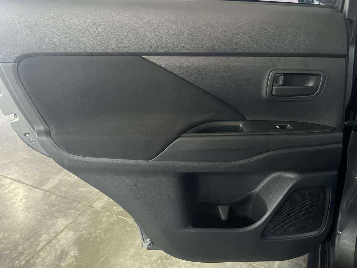 Купить Mitsubishi Outlander с пробегом. Фото: #19