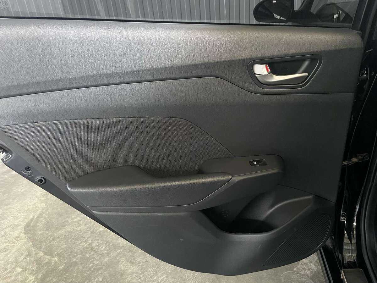 Купить Hyundai Solaris с пробегом. Фото: #21