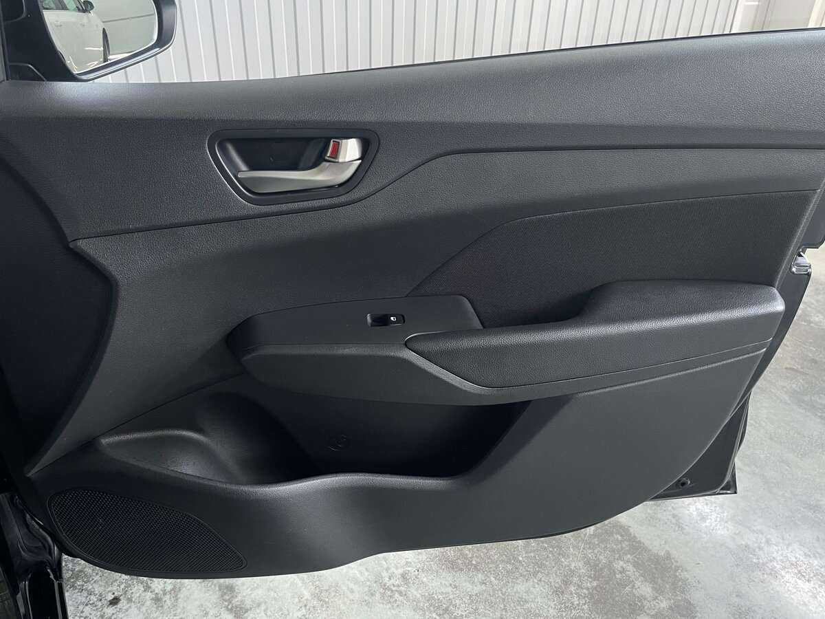 Купить Hyundai Solaris с пробегом. Фото: #22