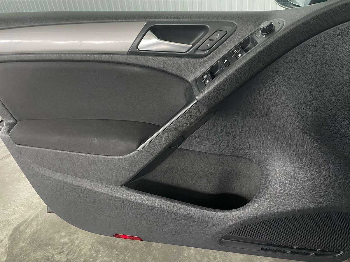 Купить Volkswagen Golf с пробегом. Фото: #19