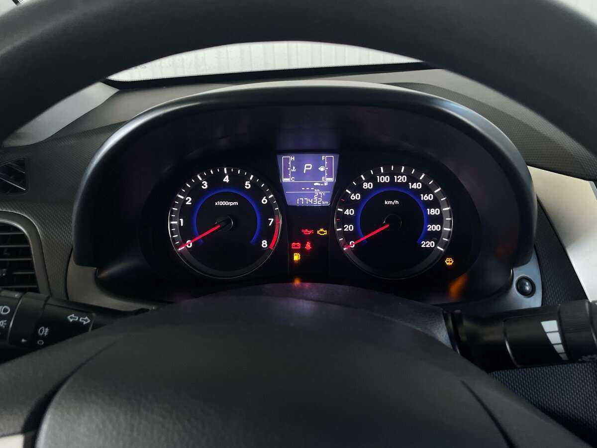 Купить Hyundai Solaris с пробегом. Фото: #10