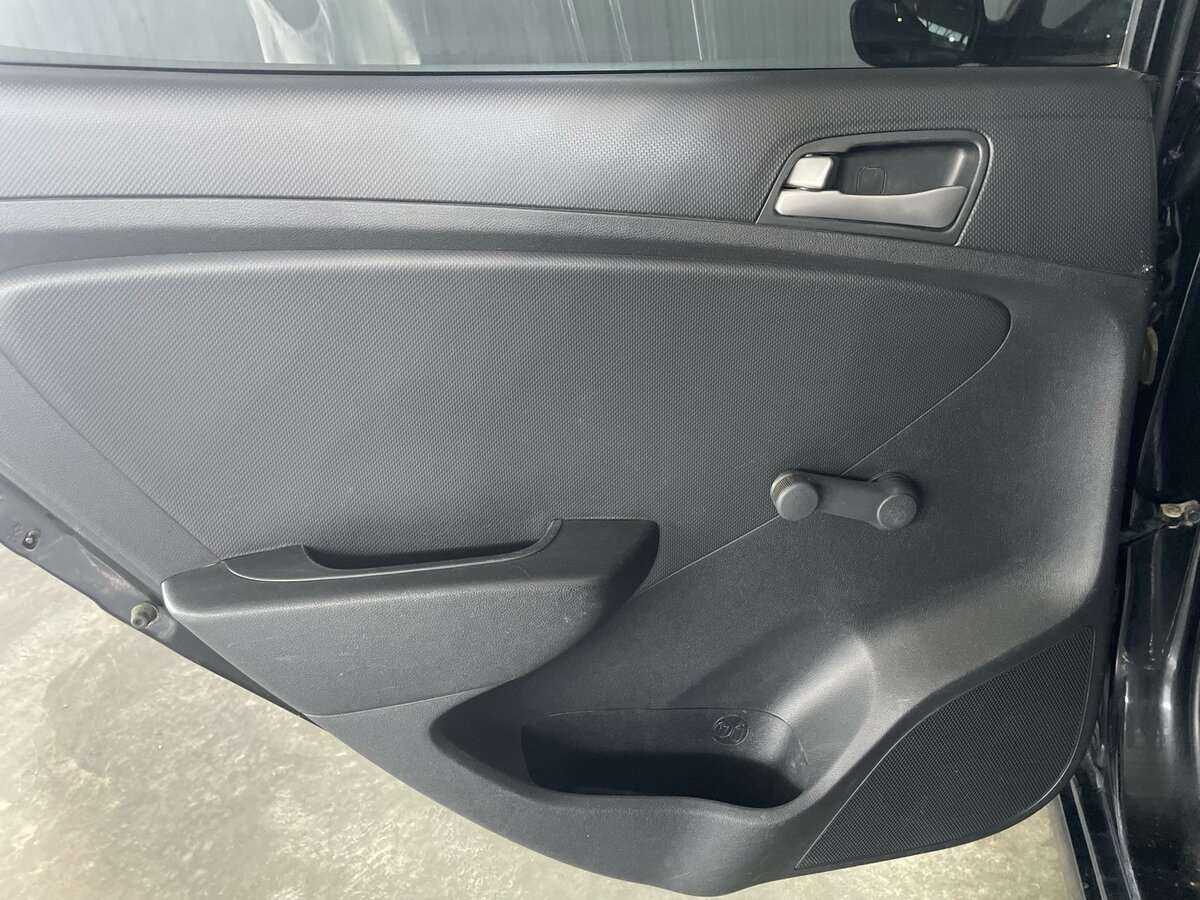 Купить Hyundai Solaris с пробегом. Фото: #17