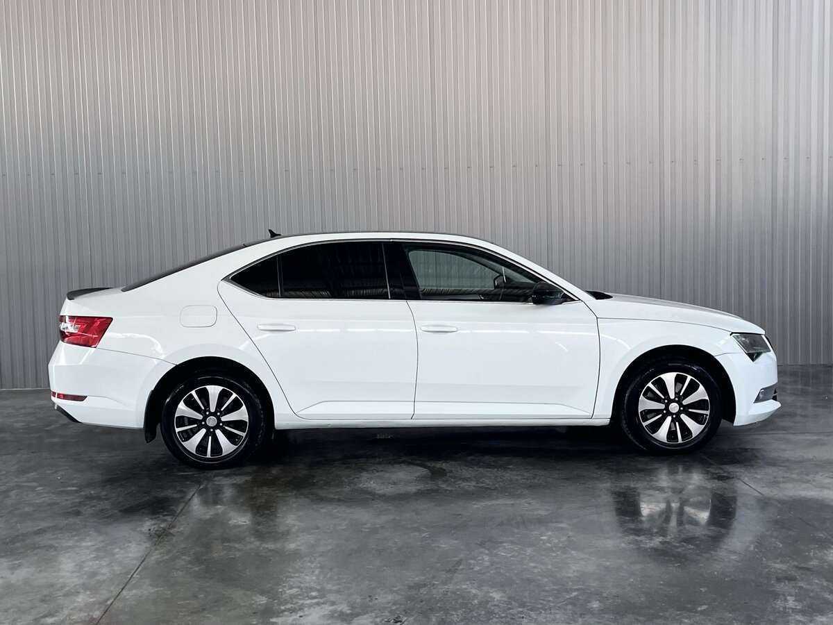 Купить Skoda Superb с пробегом. Фото: #3