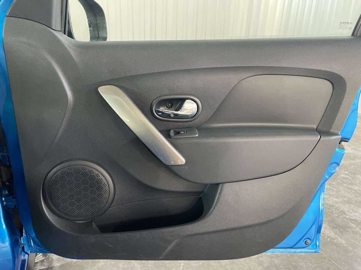 Купить Renault Sandero с пробегом. Фото: #17
