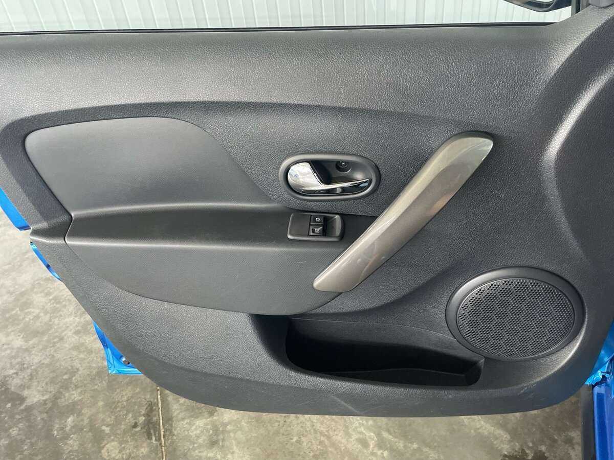 Купить Renault Sandero с пробегом. Фото: #14