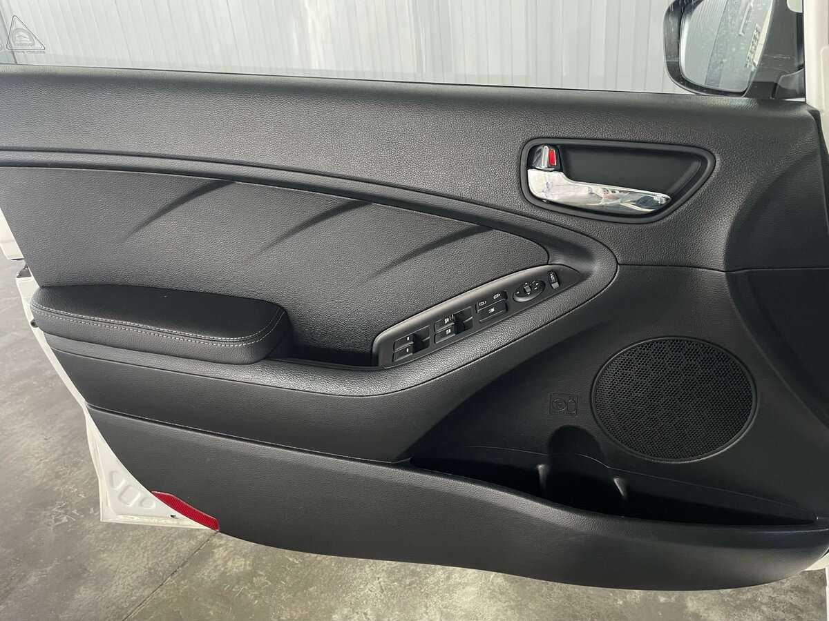 Купить Kia Cerato с пробегом. Фото: #20