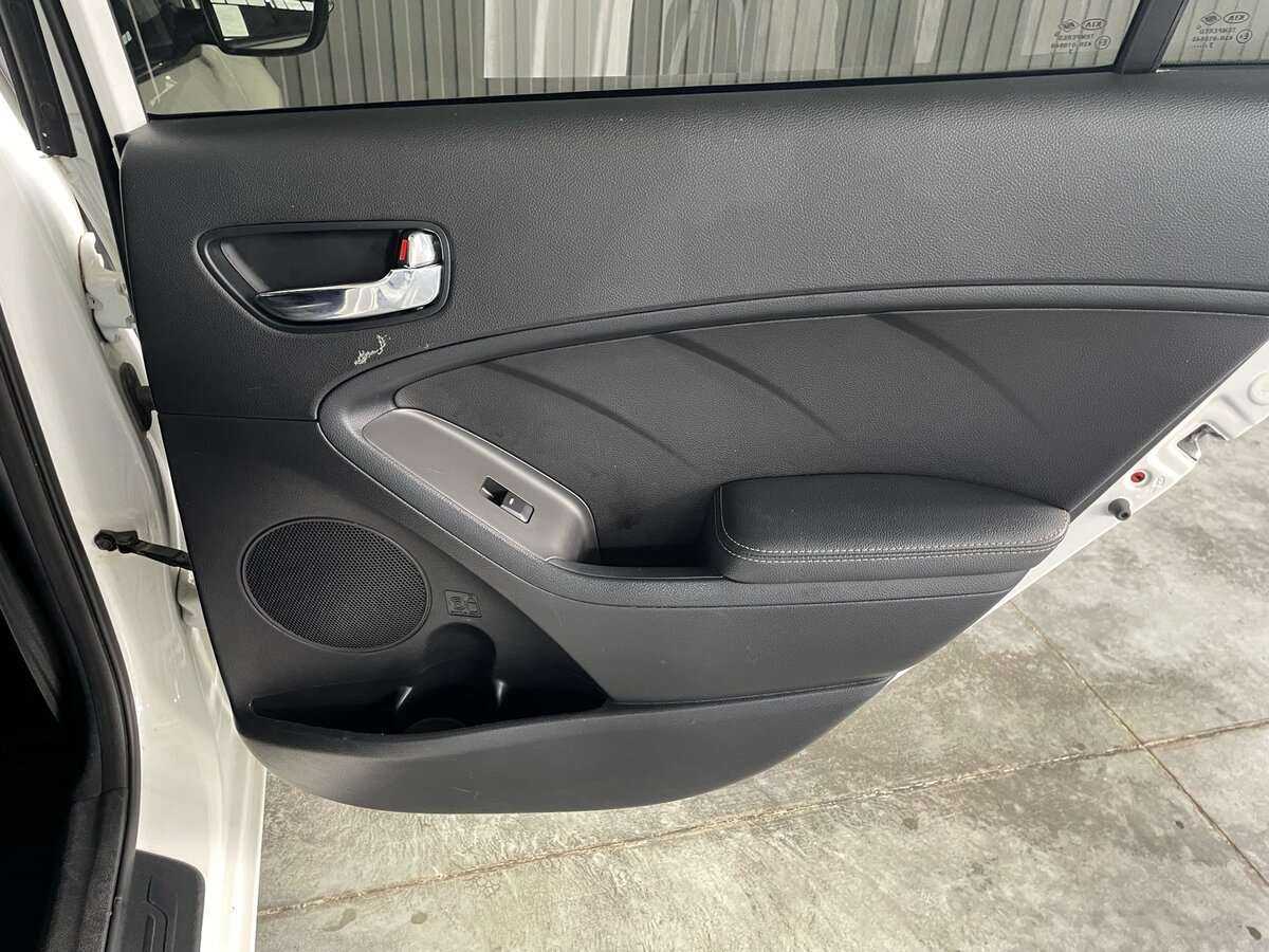 Купить Kia Cerato с пробегом. Фото: #19