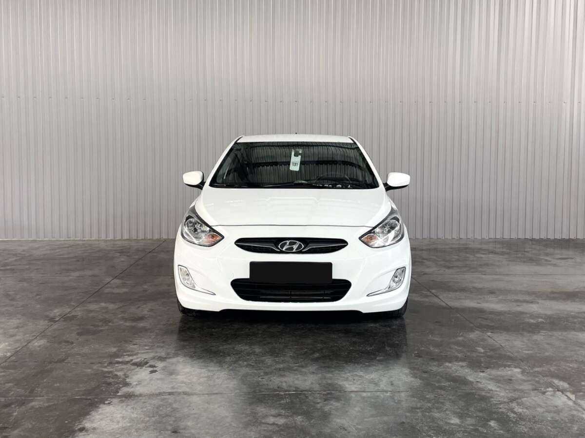 Купить Hyundai Solaris с пробегом. Фото: #1