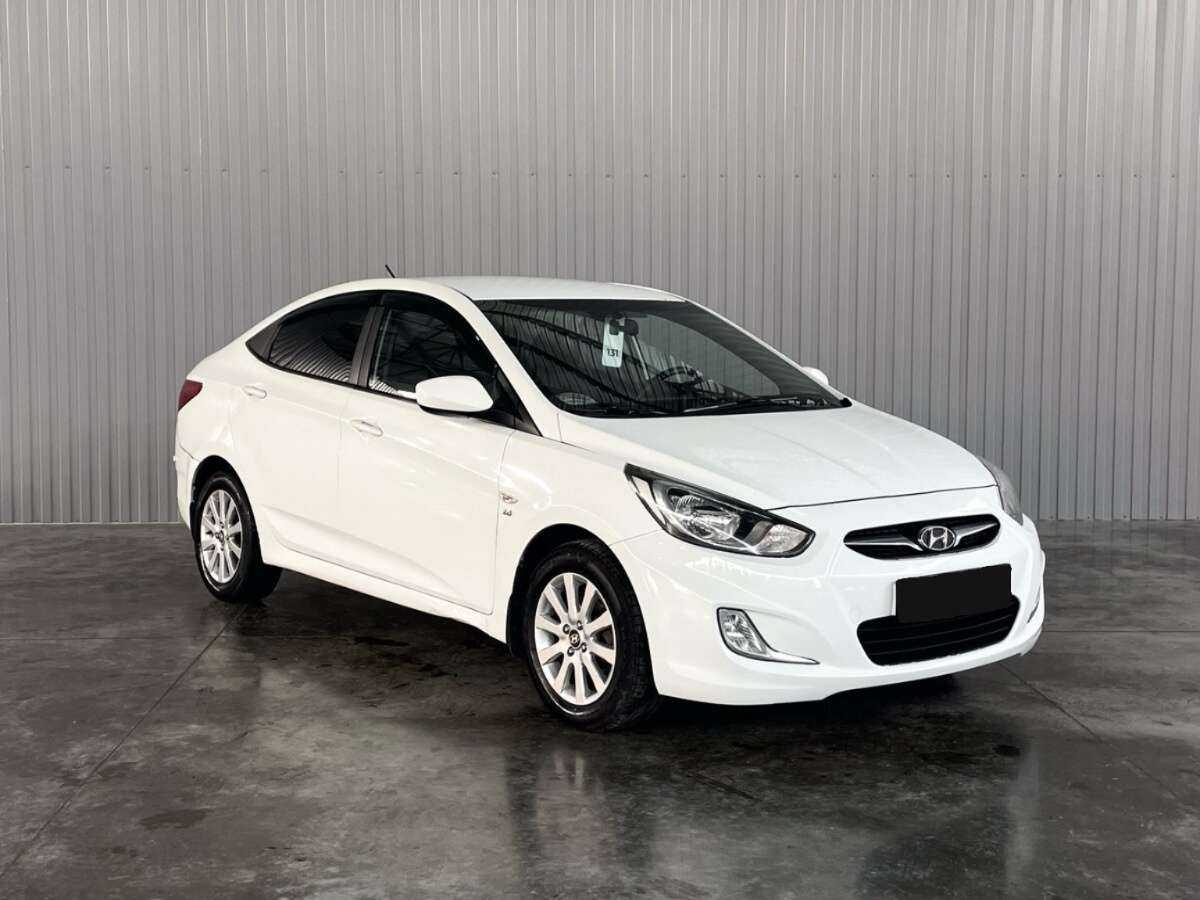 Купить Hyundai Solaris с пробегом. Фото: #2