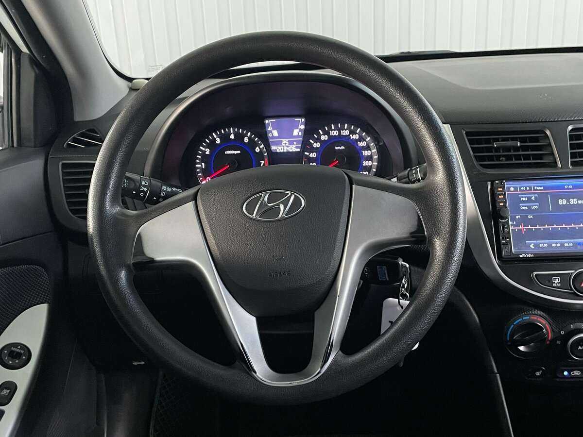 Купить Hyundai Solaris с пробегом. Фото: #9