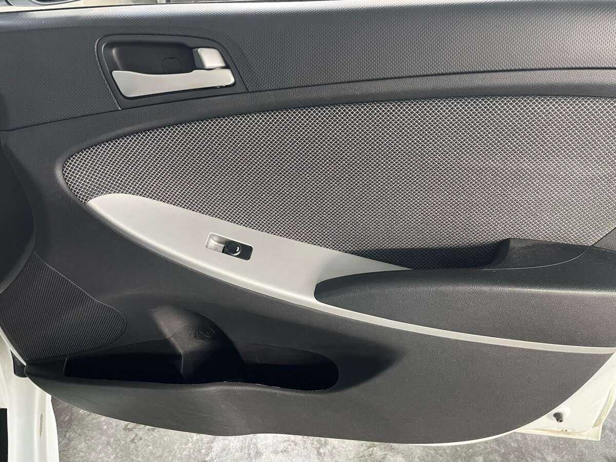 Купить Hyundai Solaris с пробегом. Фото: #20