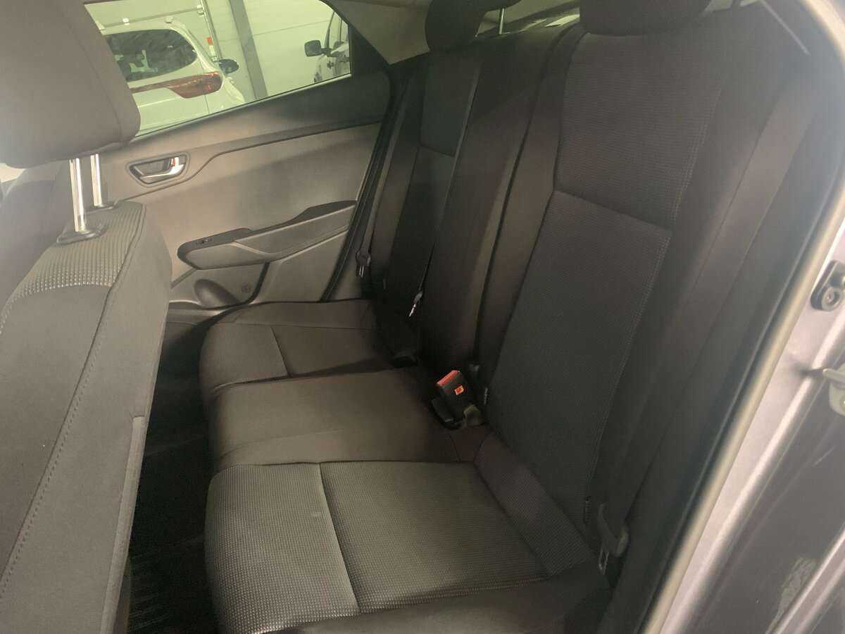 Купить Hyundai Solaris с пробегом. Фото: #11