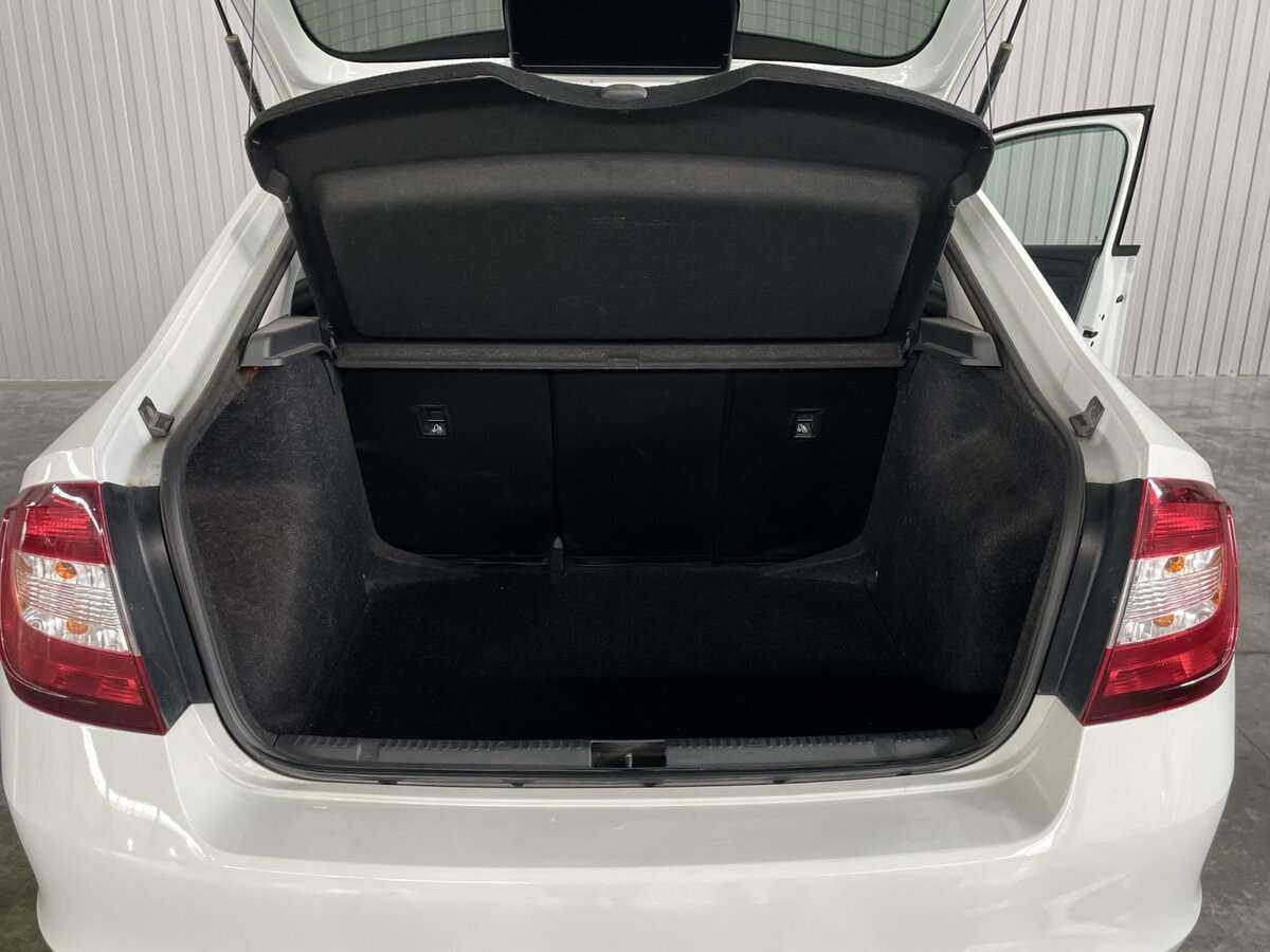 Купить Skoda Rapid с пробегом. Фото: #19
