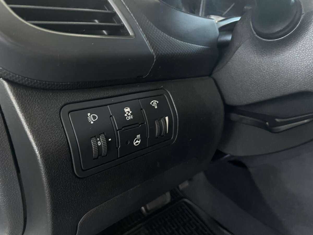 Купить Hyundai Solaris с пробегом. Фото: #13