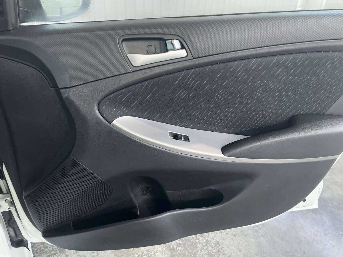 Купить Hyundai Solaris с пробегом. Фото: #21