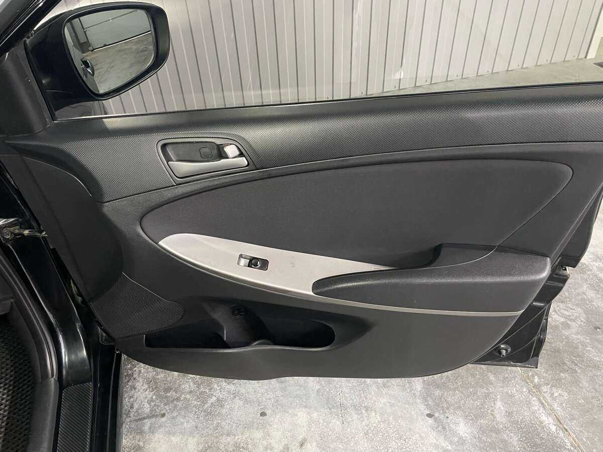 Купить Hyundai Solaris с пробегом. Фото: #21