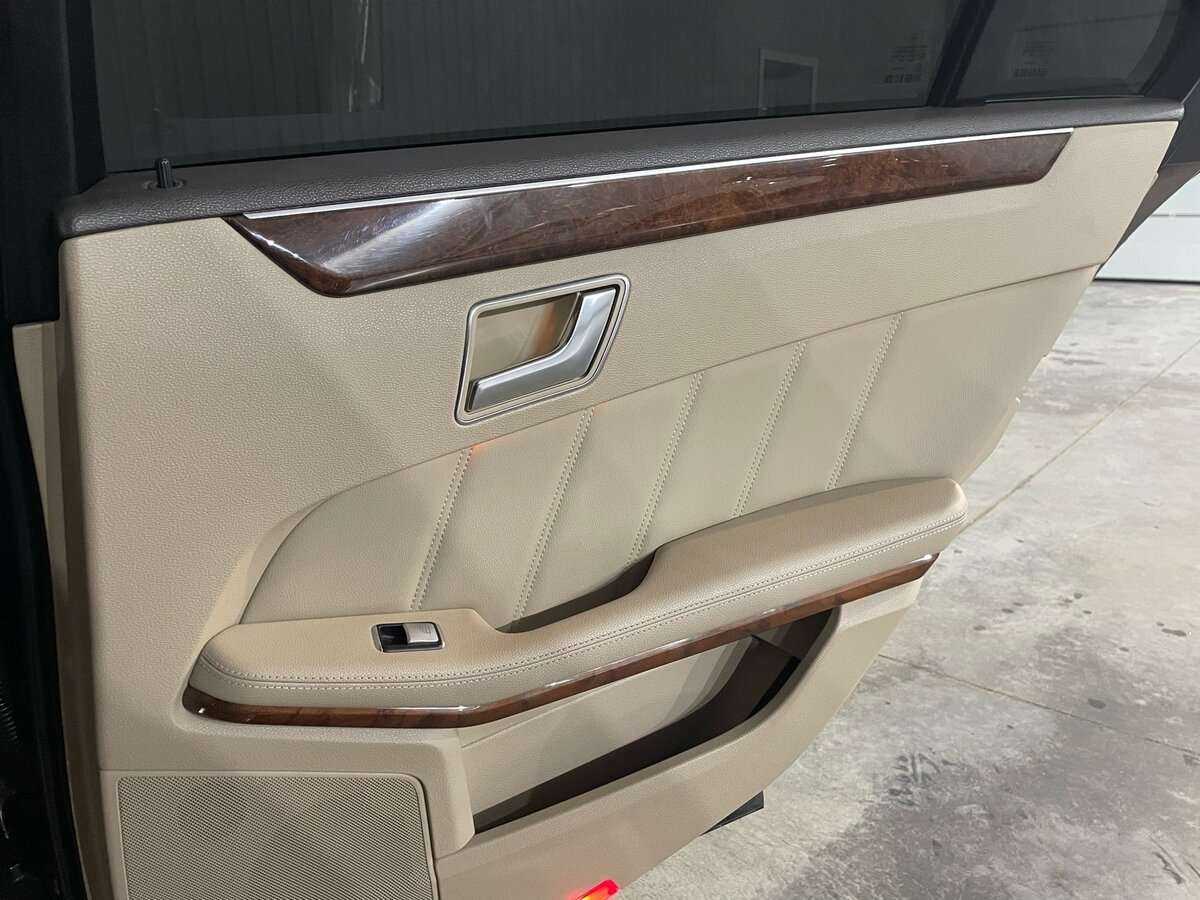 Купить Mercedes-Benz E-Класс с пробегом. Фото: #21