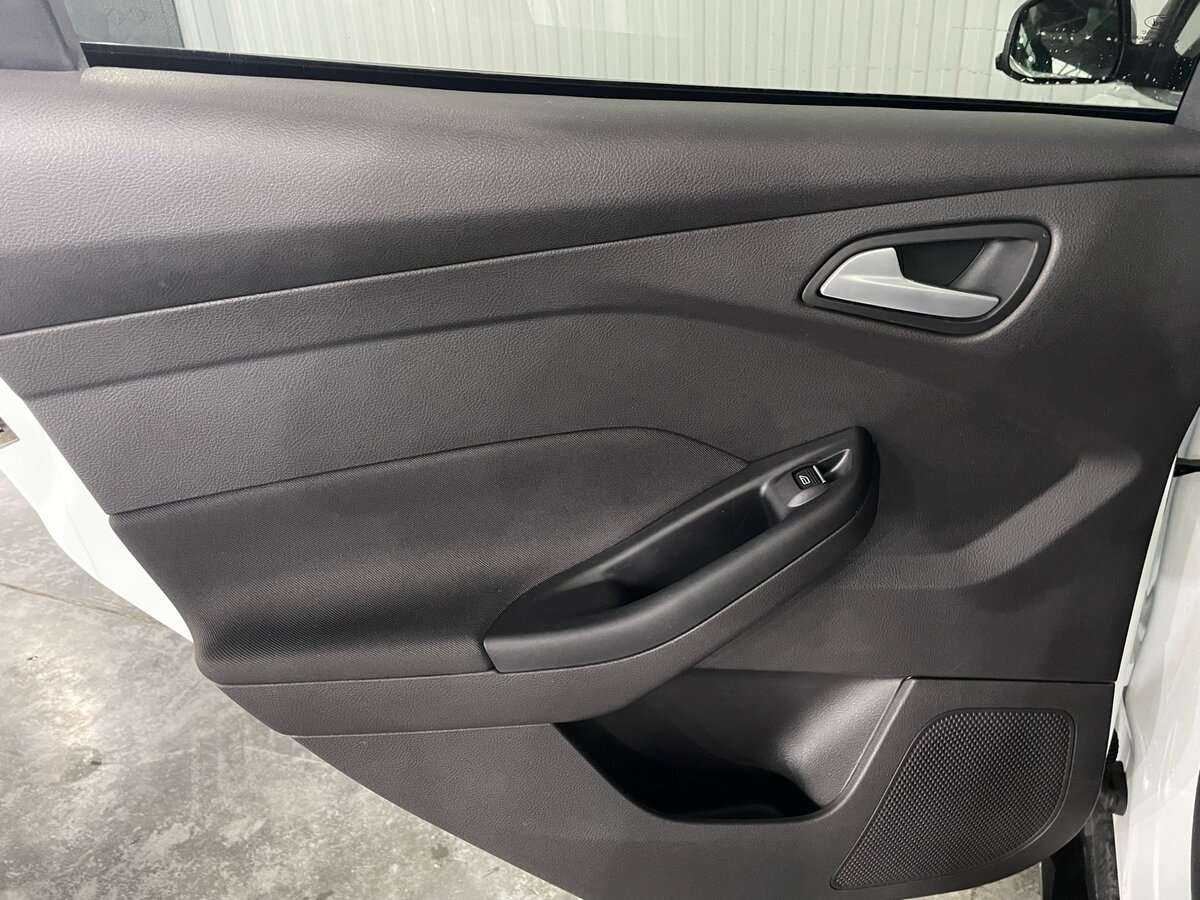 Купить Ford Focus с пробегом. Фото: #18
