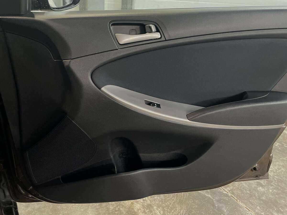 Купить Hyundai Solaris с пробегом. Фото: #17