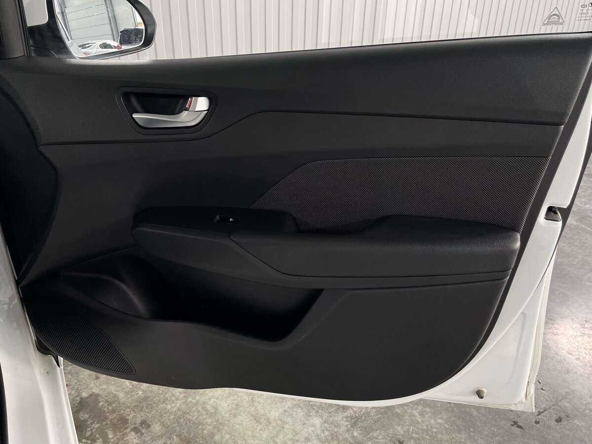 Купить Hyundai Solaris с пробегом. Фото: #21